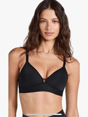 Lively Triangle Bralette - Black